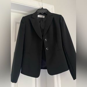 Tahari size 0P suit jacket blazer black